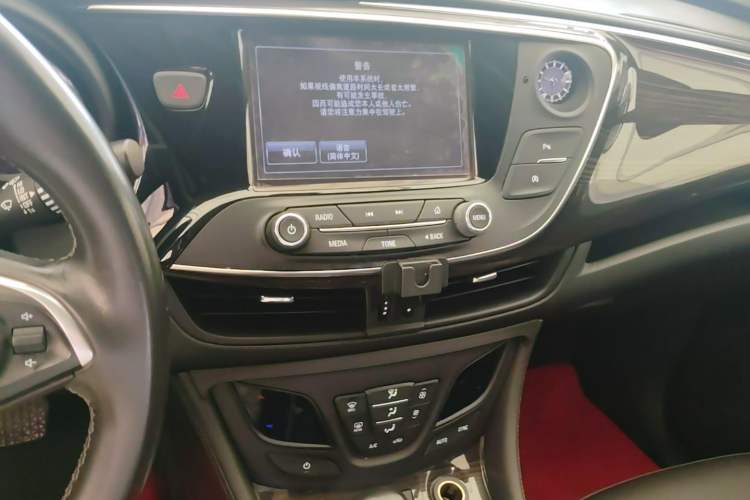 Used Buick Envision 2018 20T Two-Wheel-Drive Elite Model Audio And AC Panel
