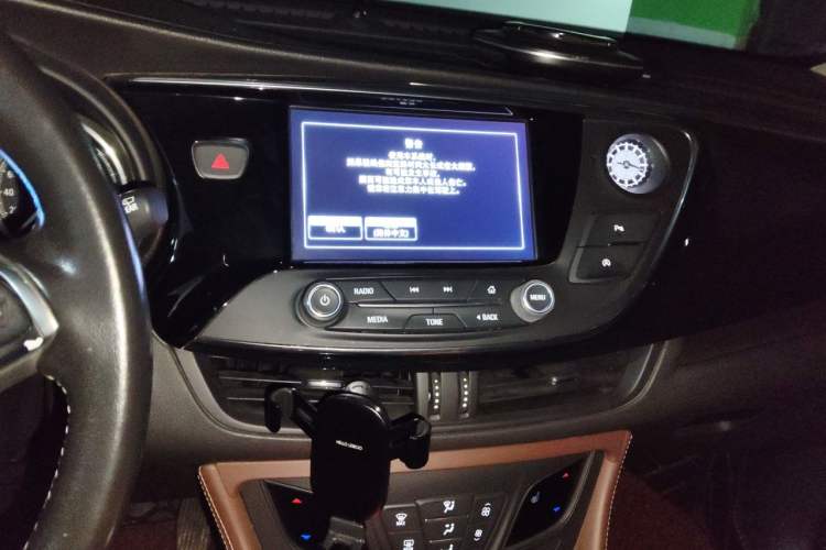 Used Buick Envision 2018 28T Four-Wheel Drive Elite Version Audio And AC Panel