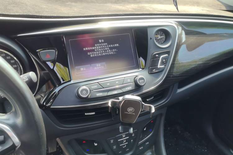 Used Buick Envision 2018 20T Two-Wheel-Drive Elite Model Audio And AC Panel