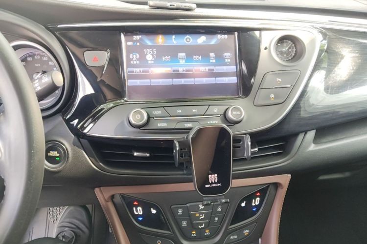 Used Buick Envision 2018 28T Four-Wheel Drive Elite Version Audio And AC Panel