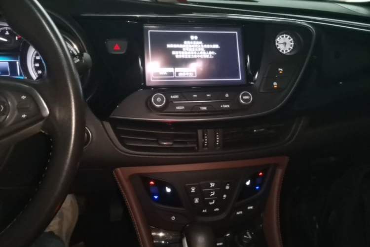 Used Buick Envision 2018 28T Four-Wheel Drive Elite Version Audio And AC Panel