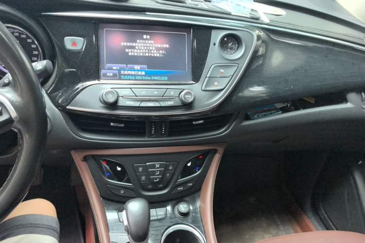 Used Buick Envision 2018 28T Four-Wheel Drive Elite Version Audio And AC Panel