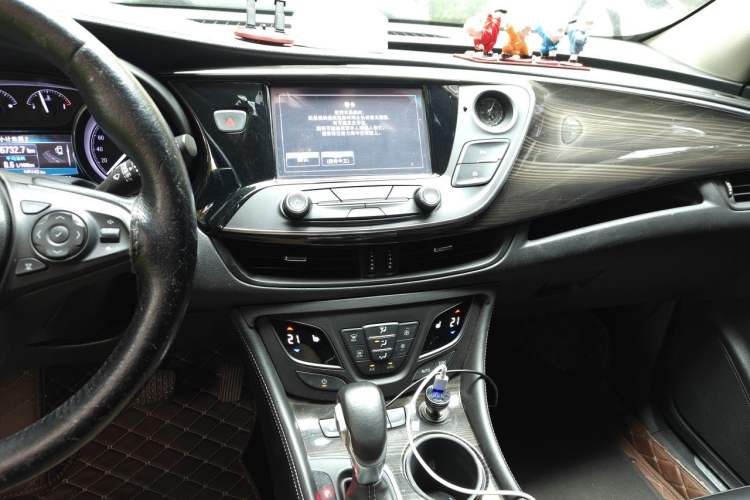 Used Buick Envision 2018 20T Two-Wheel-Drive Elite Model Audio And AC Panel