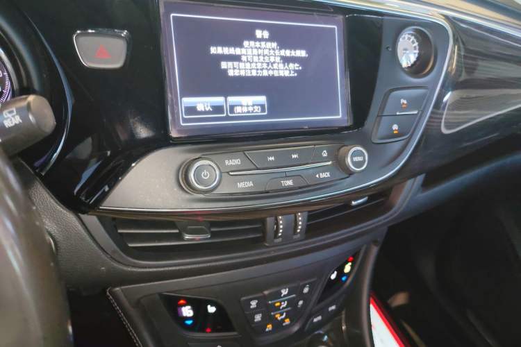 Used Buick Envision 2018 20T Two-Wheel-Drive Elite Model Audio And AC Panel