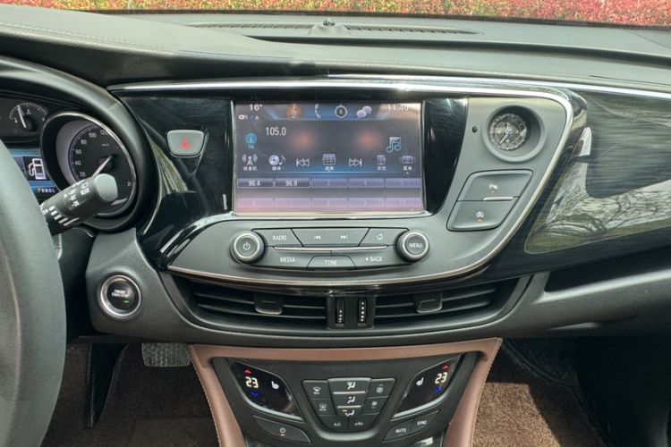 Used Buick Envision 2018 28T Four-Wheel Drive Elite Version Audio And AC Panel