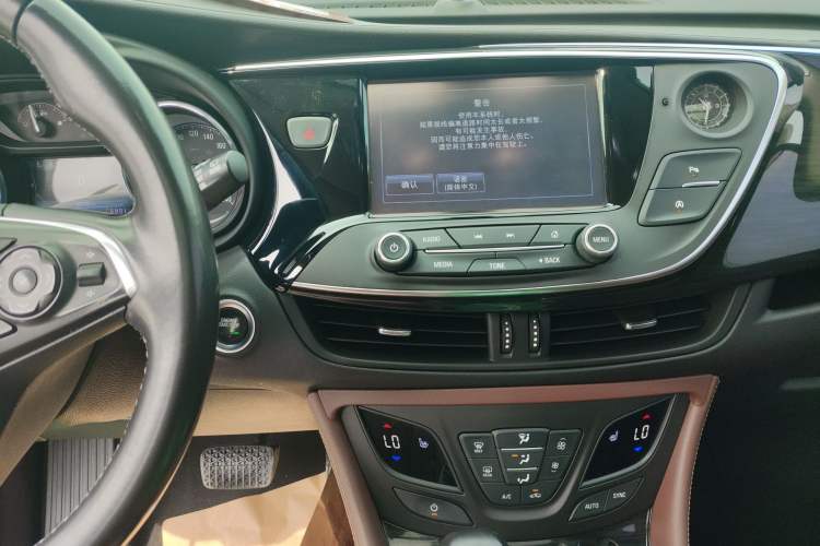 Used Buick Envision 2018 28T Four-Wheel Drive Elite Version Audio And AC Panel