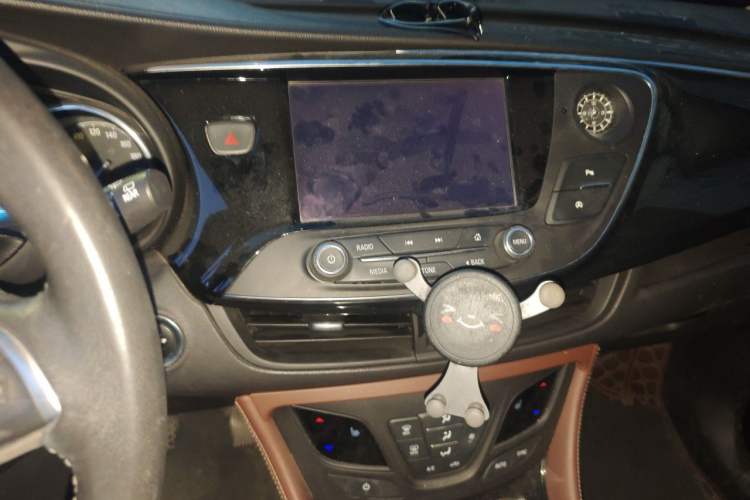 Used Buick Envision 2018 28T Four-Wheel Drive Elite Version Audio And AC Panel