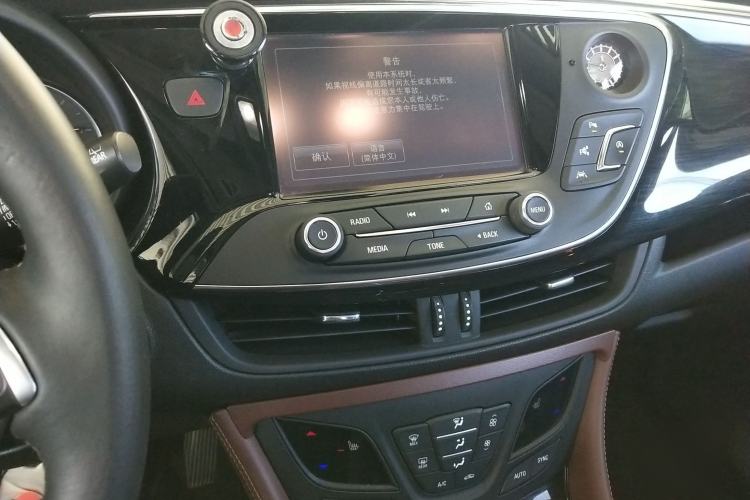 Used Buick Envision 2018 28T Four-Wheel Drive Luxury Model Audio And AC Panel
