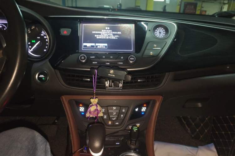 Used Buick Envision 2018 28T Four-Wheel Drive Elite Version Audio And AC Panel