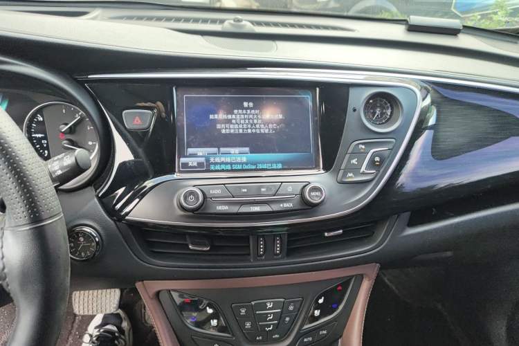 Used Buick Envision 2018 28T All-Wheel-Drive Versatile Sports Flagship Model Audio And AC Panel
