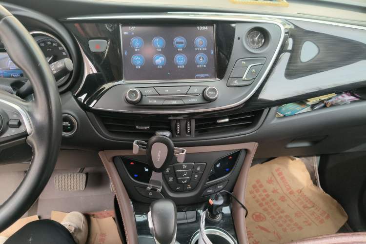 Used Buick Envision 2018 20T Two-Wheel Drive Luxury Model Audio And AC Panel
