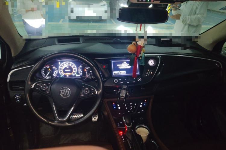 Used Buick Envision 2018 28T All-Wheel-Drive Versatile Sports Flagship Model Center Console