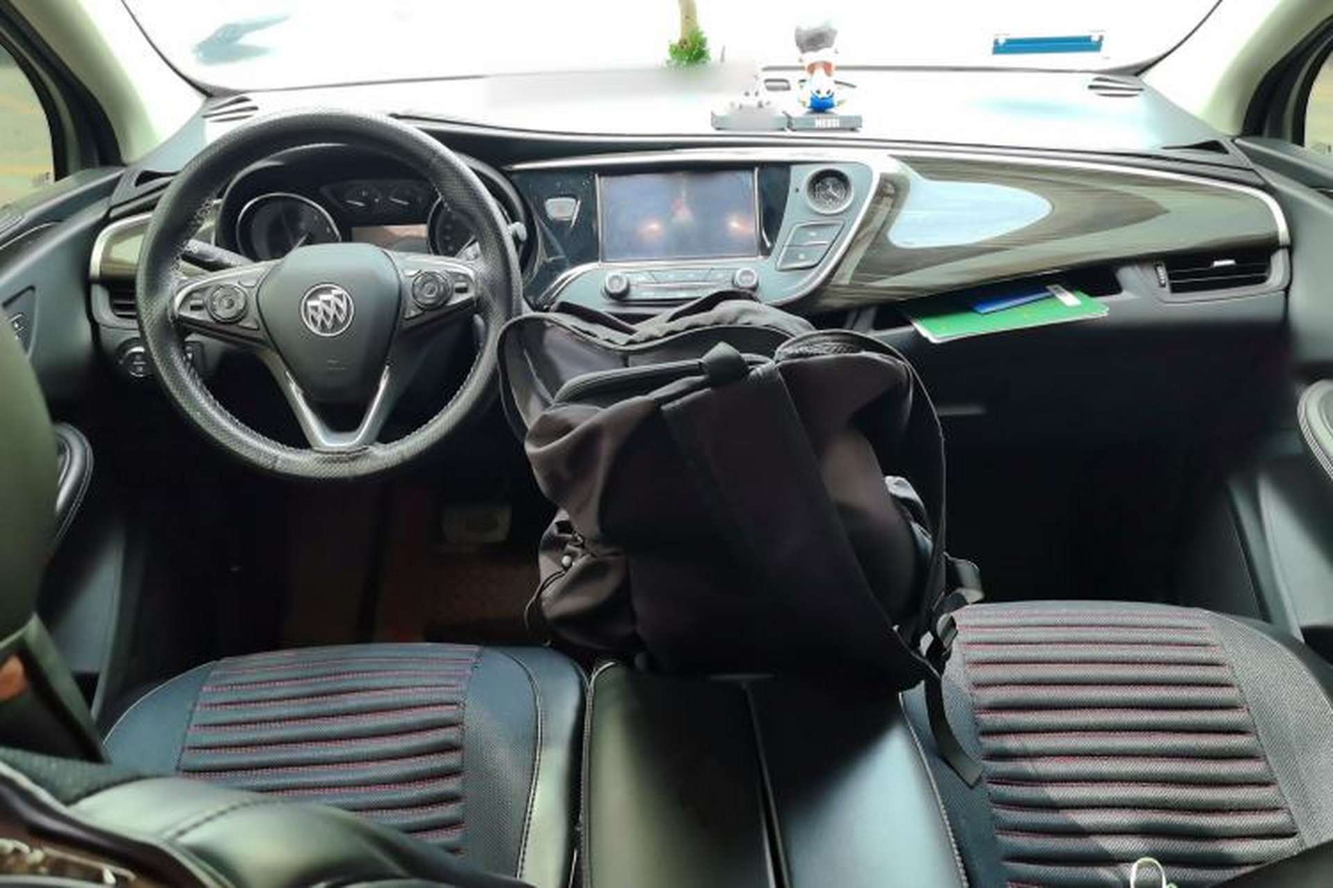 Used Buick Envision 2018 20T Two-Wheel-Drive Elite Model Center Console
