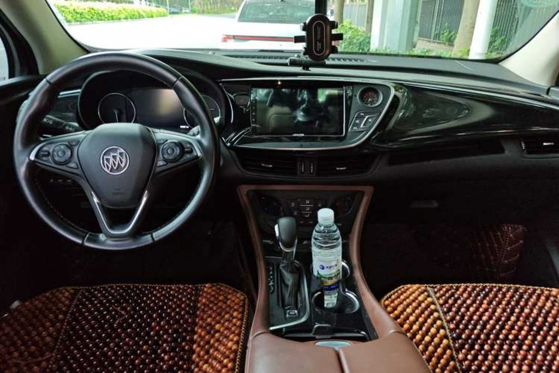 Used Buick Envision 2018 28T Four-Wheel Drive Luxury Model Center Console