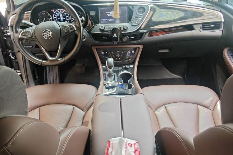Used Buick Envision 2018 28T Four-Wheel Drive Luxury Model Center Console