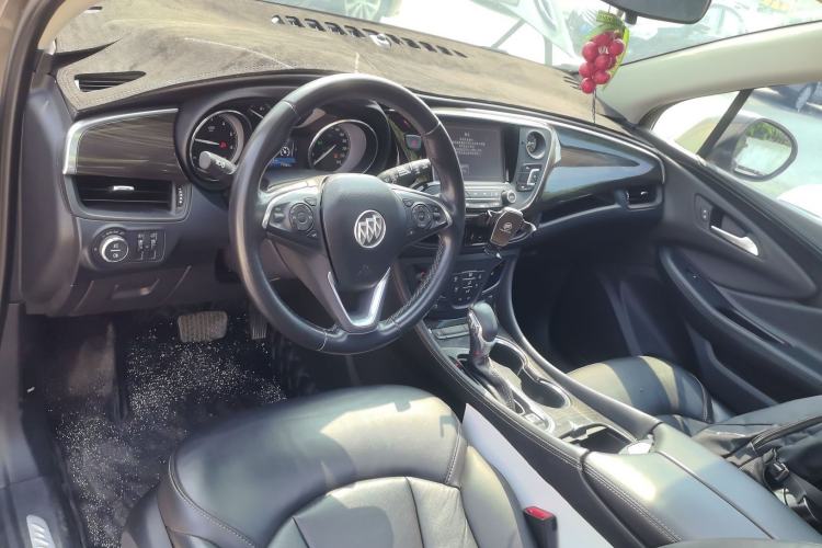 Used Buick Envision 2018 20T Two-Wheel-Drive Elite Model Center Console