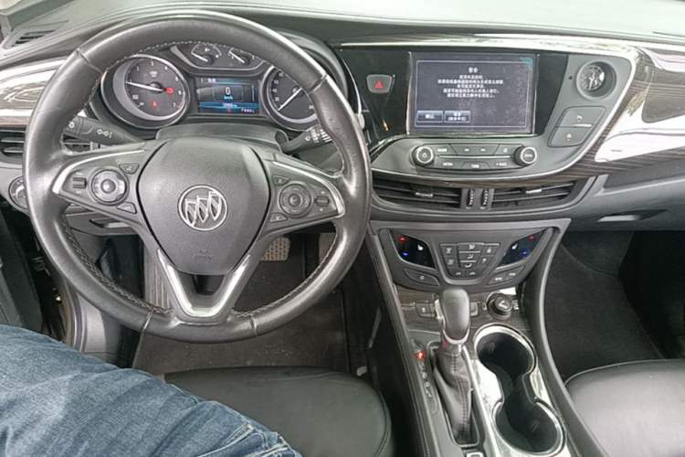 Used Buick Envision 2018 20T Two-Wheel-Drive Elite Model Center Console