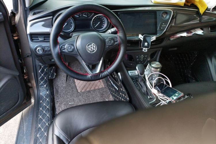 Used Buick Envision 2018 20T Two-Wheel-Drive Leading Model Center Console