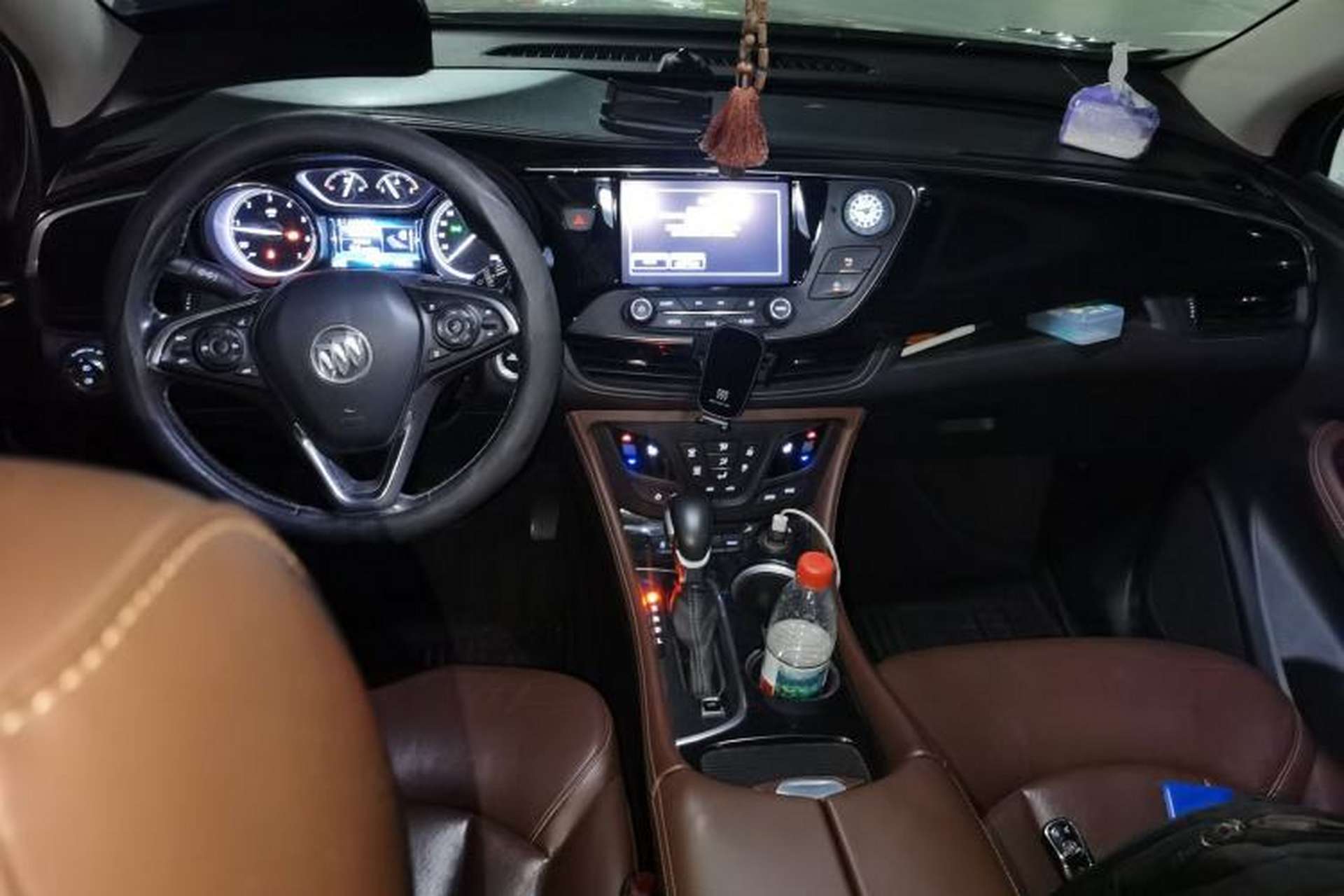 Used Buick Envision 2018 28T Four-Wheel Drive Elite Version Center Console