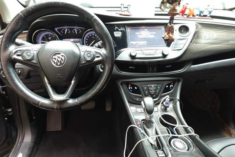 Used Buick Envision 2018 20T Two-Wheel-Drive Elite Model Center Console