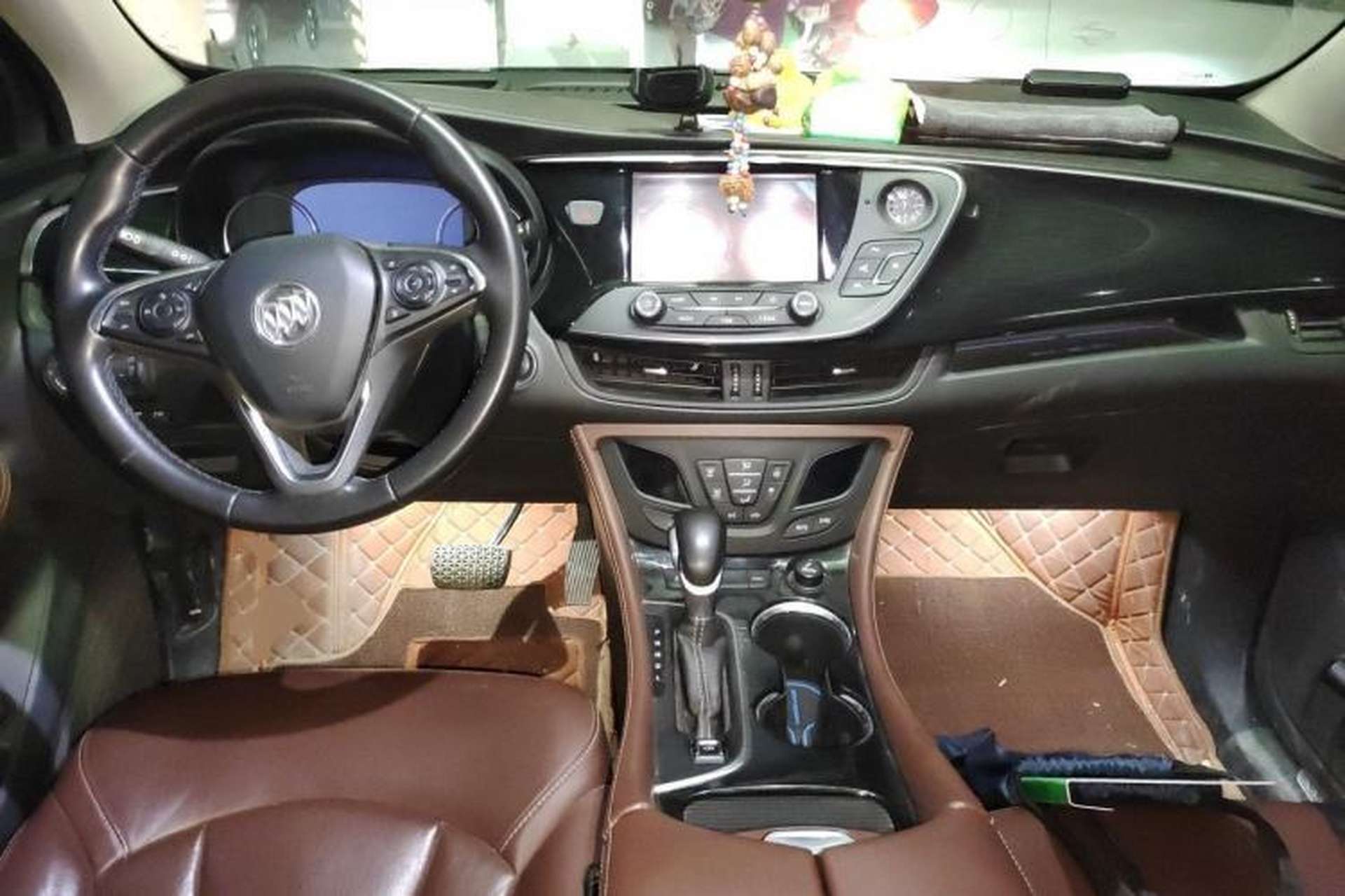 Used Buick Envision 2018 28T Four-Wheel Drive Luxury Model Center Console