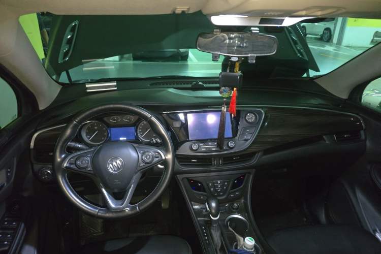 Used Buick Envision 2018 20T Two-Wheel-Drive Elite Model Center Console