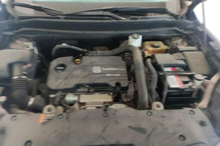 Used Buick Envision 2018 20T Two-Wheel Drive Luxury Model Engine Bay