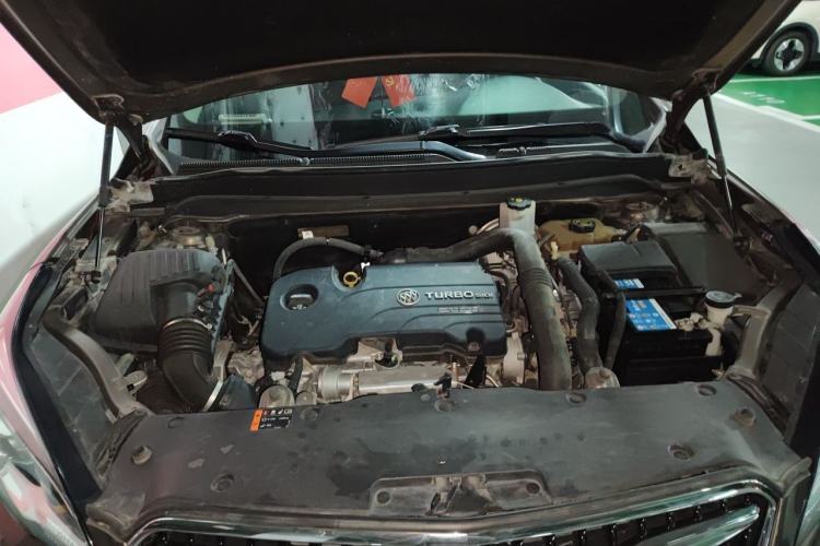 Used Buick Envision 2018 20T Two-Wheel Drive Luxury Model Engine Bay