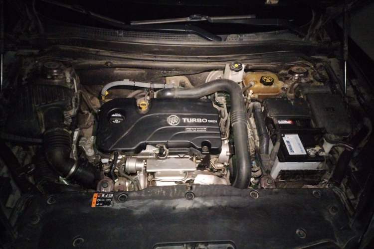 Used Buick Envision 2018 20T Two-Wheel-Drive Elite Model Engine Bay