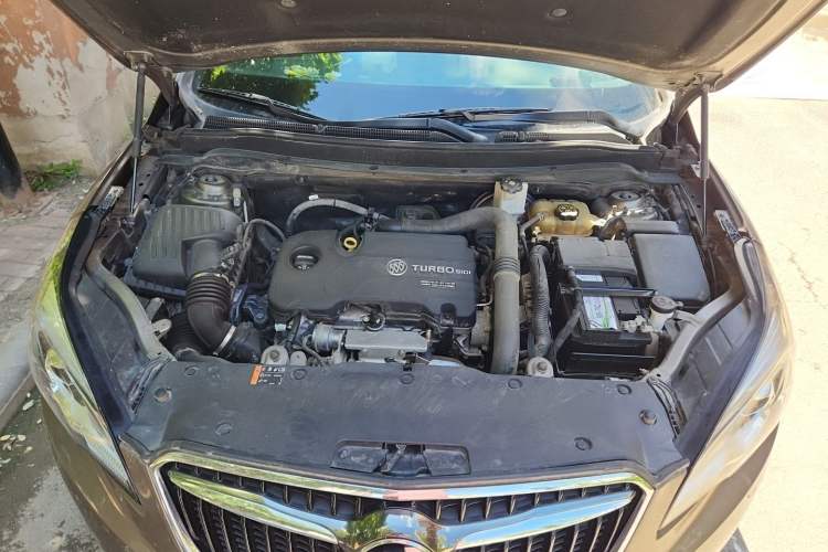 Used Buick Envision 2018 20T Two-Wheel Drive Luxury Model Engine Bay