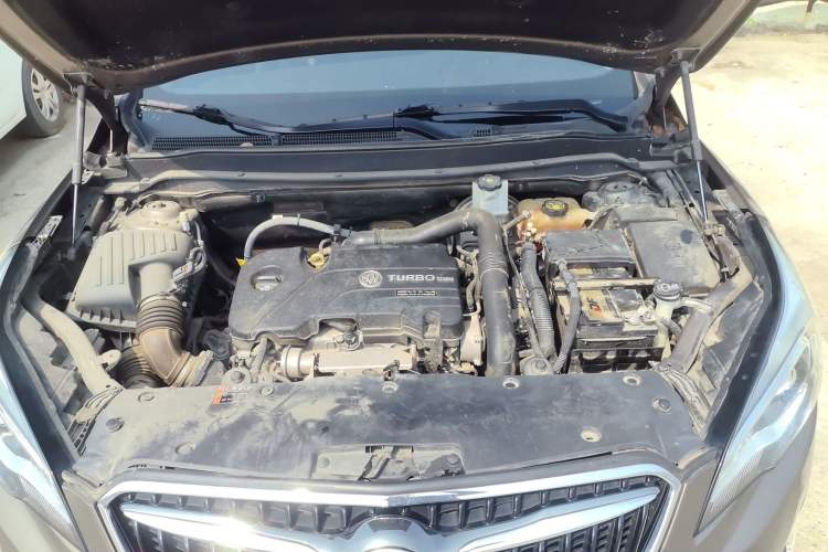 Used Buick Envision 2018 20T Two-Wheel-Drive Elite Model Engine Bay