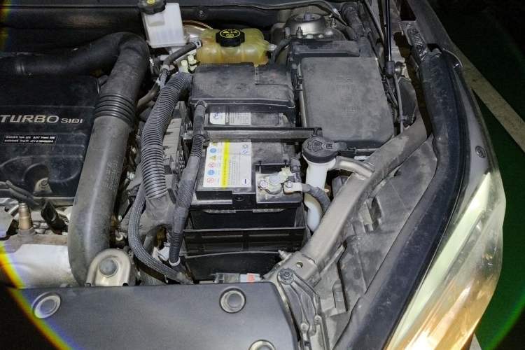 Used Buick Envision 2018 20T Two-Wheel-Drive Elite Model Engine Bay Left