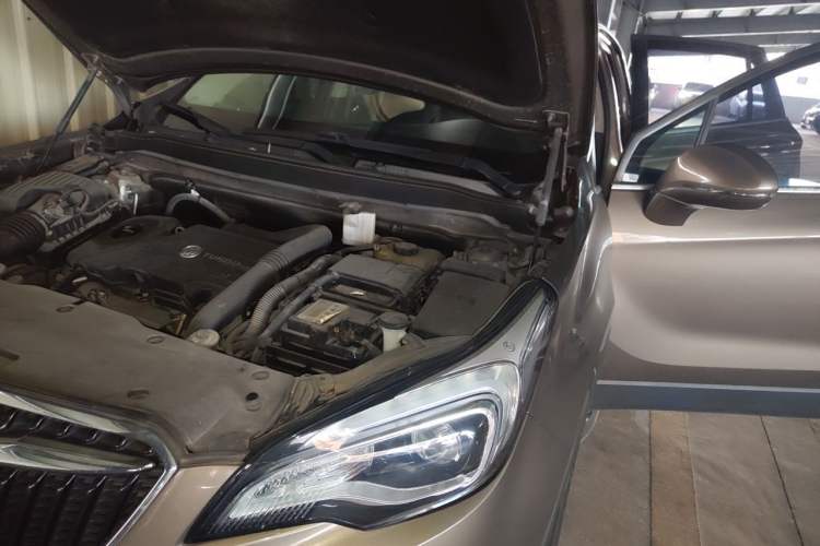 Used Buick Envision 2018 20T Two-Wheel-Drive Elite Model Engine Bay Left