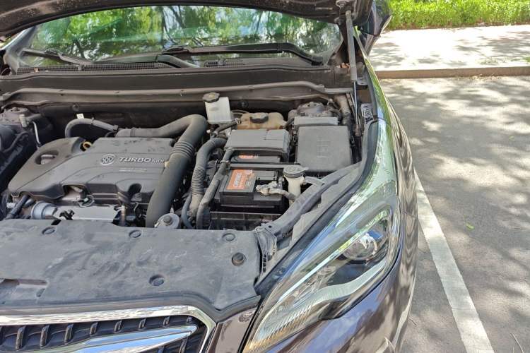 Used Buick Envision 2018 20T Two-Wheel-Drive Elite Model Engine Bay Left