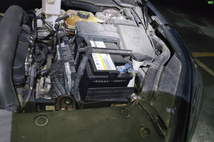 Used Buick Envision 2018 28T Four-Wheel Drive Luxury Model Engine Bay Left