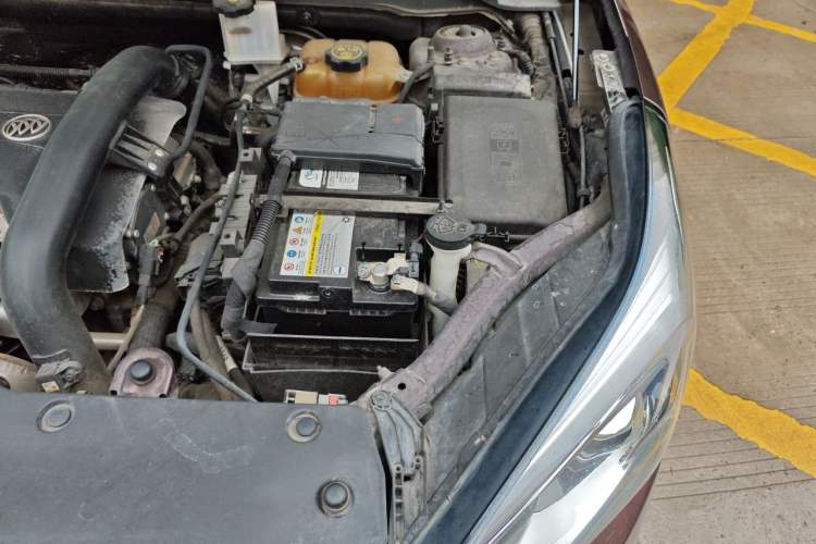 Used Buick Envision 2018 28T Four-Wheel Drive Elite Version Engine Bay Left