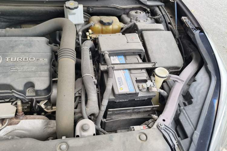 Used Buick Envision 2018 20T Two-Wheel-Drive Elite Model Engine Bay Left