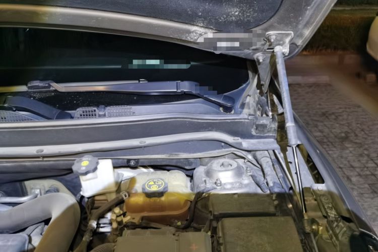 Used Buick Envision 2018 20T Two-Wheel-Drive Elite Model Engine Bay Left