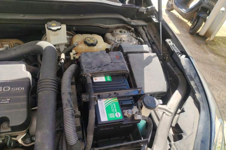 Used Buick Envision 2018 20T Two-Wheel-Drive Leading Model Engine Bay Left