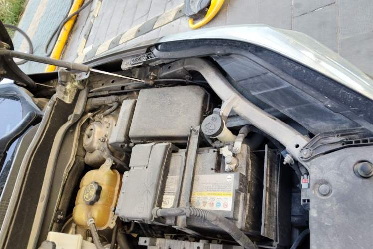 Used Buick Envision 2018 28T Four-Wheel Drive Elite Version Engine Bay Left