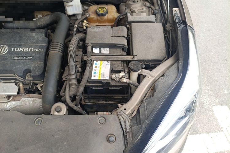Used Buick Envision 2018 20T Two-Wheel-Drive Elite Model Engine Bay Left