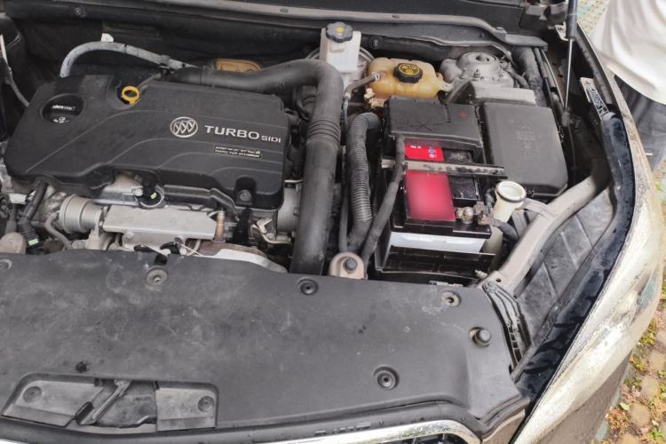 Used Buick Envision 2018 20T Two-Wheel Drive Luxury Model Engine Bay Left