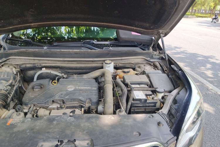 Used Buick Envision 2018 20T Two-Wheel-Drive Elite Model Engine Bay Left