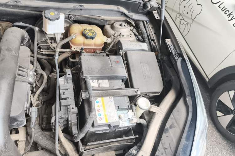 Used Buick Envision 2018 28T Four-Wheel Drive Elite Version Engine Bay Left