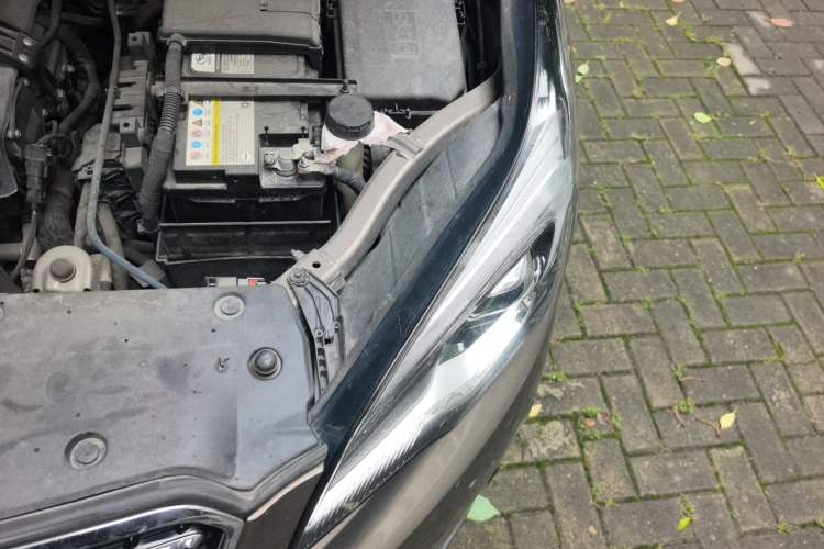 Used Buick Envision 2018 28T Four-Wheel Drive Elite Version Engine Bay Left