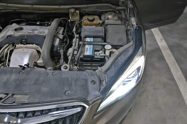 Used Buick Envision 2018 28T Four-Wheel Drive Elite Version Engine Bay Left