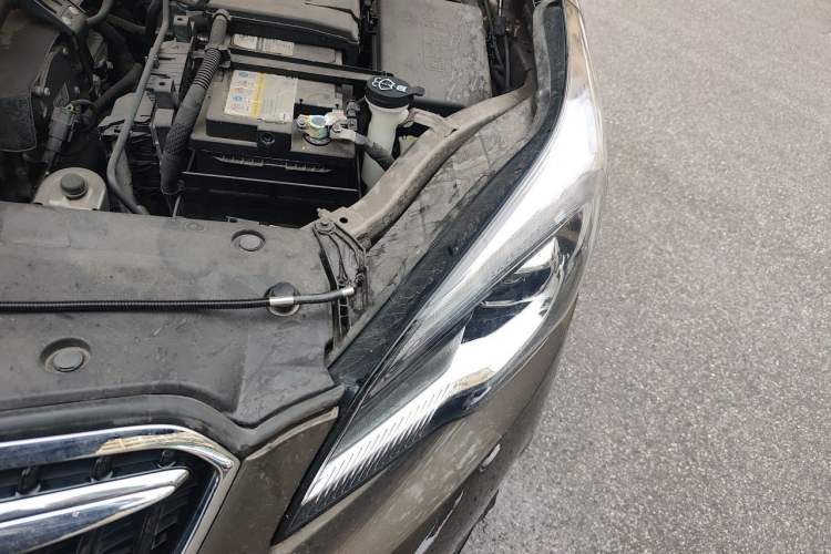 Used Buick Envision 2018 28T Four-Wheel Drive Luxury Model Engine Bay Left