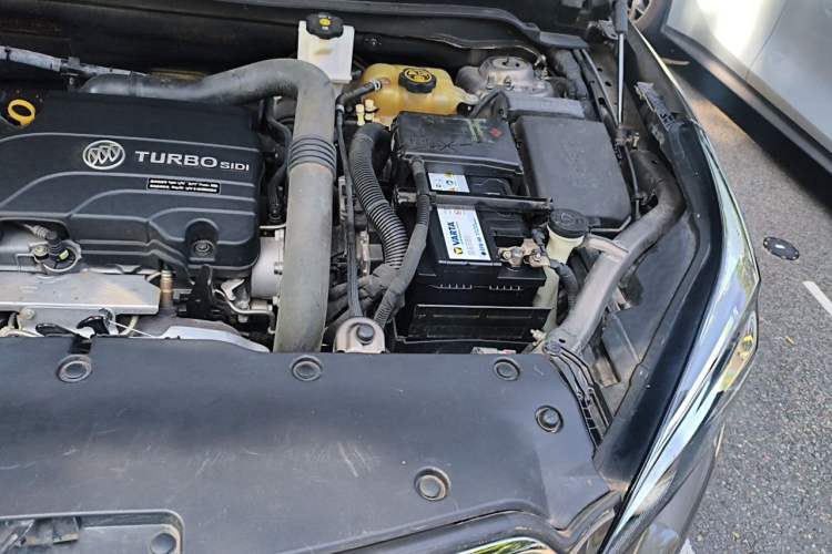 Used Buick Envision 2018 20T Two-Wheel-Drive Elite Model Engine Bay Left