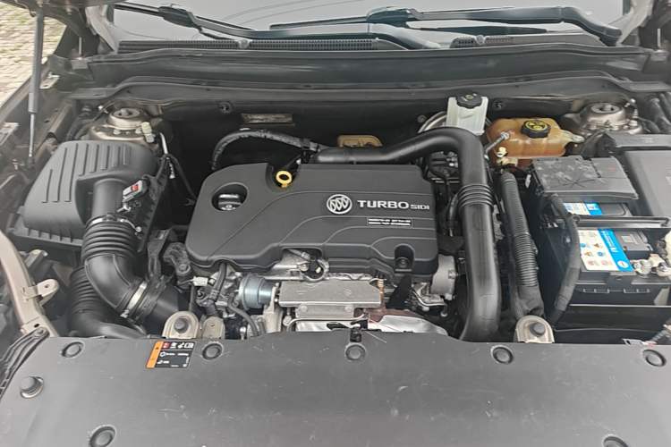 Used Buick Envision 2018 20T Two-Wheel-Drive Elite Model Engine Bay