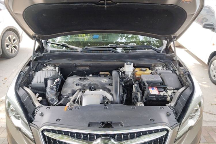 Used Buick Envision 2018 28T Four-Wheel Drive Elite Version Engine Bay